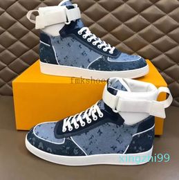 Luxury Rivoli Casual Shoes Hi-Top Boots Mens Designers Calfskin Leather Runner Printing Embossed Leather Classic Tapestry Canvas Sneakers