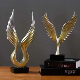 Items Nordic modern creative resin Eagle Wing Abstract Sculpture decoration home living room office wine cabinet decoration Xmas Gift