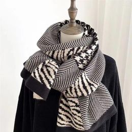 Scarves Qianniao Grid Scarf Women Autumn Winter Versatile Fashionable Patchwork Zebra Pattern Warm Knit Thickened