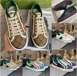 Tennis 1977 Freizeitschuhe Luxurys Designer Herren Schuh Italien Green und Rot-Webstreifen Gummi Sole Stretch Cotton Low Top Men Sneakers Größe 40-46