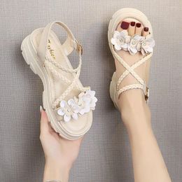 Sandals 2023 Flower Sandal Fairy Gentle Muffin Roman Elevating Shoes Korean Version Large Size Heels Women High