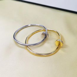 Bracelets Aaa Classic V Gold Nail Bracelet for Women Open Bangles Female Temperament Simple Trendy Jewellery for Women Free Shipiing Itemss