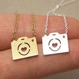 30pcs Gold Silver Love Camera Necklaces Cute Pographs Pictures Shooting Clavicle Jewelry Accessory Necklaces for Favors288U