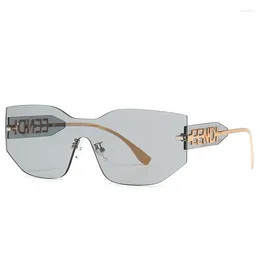 Sunglasses 2023 Fashion Designer Trend Luxury Woman One Piece Vintage Cat's Eye Running Glasses Eyewear 043