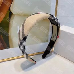 Classical Luxury Pure Colour Letter Classic Headband B Letter Stripes Pattern Brand Designer Headband Women Hair Hoop Hair Accessories