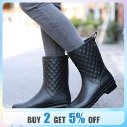 Women Ankle Rain Boots Non-Slip Fleece Removable Waterproof Water Shoes Woman Slip-on Cartoon Rainboots Wellies 231229