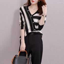 Women's T Shirts Elegant Slim-Fit Stretch Black And White Striped V-neck Sweater Commuter Thin Top