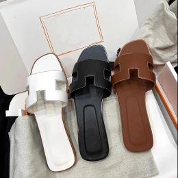 Sliders Designer Chinelo Sandale Sandália Sandália Loafer Praia Ao Ar Livre Sapatos Casuais Mule Walk Womens Luxury Shoe Caminhada Plana Homens Conforto Slide Viagem Verão Ensolarado