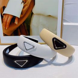 Hair Jewelry Women Designers Headband With Quality Leather Hairband Triangle Letter White Black Khaki 3Colors Luxury Girls Headban287U