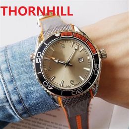 Luxury Quartz Business Fashio Simple Designer Watch Men High Strength Glass Fabric Nylon Strap Sports Wristwatches284R