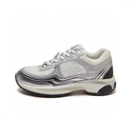 SS24 Дизайнерские кроссовки мода повседневная обувь Тренеры комфорт со всеми размером женского размера 35-42 и мужским размером 38-46