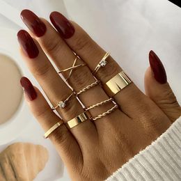 Cluster Rings Vintage Metal Wide Knuckle Ring Set For Women Punk Cross Twisted Crystal Finger Bohemian Fashion Jewelry Gift