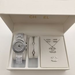 2024 designer de quartzo 33mm relógio cerâmica j12 moda feminina ponteiro numerais romanos calendário digital relógios vestido relógios