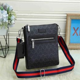 Men Crossbody Shoulder Bag styles Various sizes handbag luxurys designers bags pochette Multiple pockets fashion Messenger bag sale Hot 523599