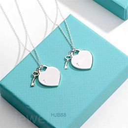 Pendants Men Heart Necklaces White Return to Pendant Necklace Plated Silver Designer Jewellery Womens Birthday Gift Ins Cjewelers Hiphop Luxury Chain Fashion