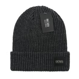 Top Selling Designer beanie luxury beanie knitwear hat temperament versatile beanie knitted hat warm letter design hat Christmas gift very nice hat dust bag u8