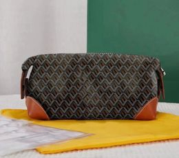 tote Clutch Bags Women men A hig quality Envelope package documents Toiletry Pouch Protection Makeup Clutch Leather 231229