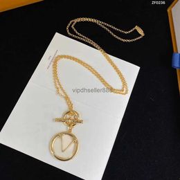 Necklace Fashion Women 18K Gold Plated Necklaces Designers Pendant Necklace HollowOut Letter Design Earrings Lovers Jewellery Set