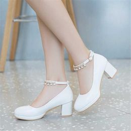 Sneakers Children Girls High heel Shoes For Kids Princess Sandals Fashion Pearl Thick Heel Shallow Female High heels For Party WeddingHKD230701