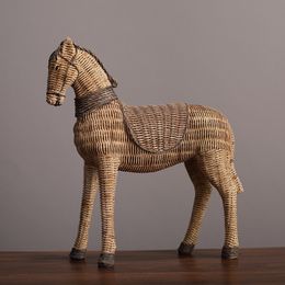 Decorative Objects Figurines Horse Resin Statue Rattan Weaving Pattern Simulation Animal Modern Art Decoration Study Tv Cabinet Wine Sculpture Craft 230701