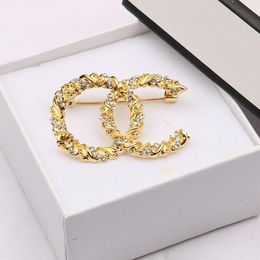 Brand Designer Double Letter Gold Silver Brooch Famous Women Pearl Rhinestone Crystal Brooch Suit Laple Pin Fashion Jewelry Accessories