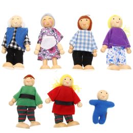 Dolls 7Pcs Decorative Mini House Figures Kids Plaything Toy Role Play Children Accessory 230630