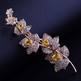 Pins Brooches Luxury Zircon Maple Leaf Long Brooch Pins for Women Plant Brooches Suit Scarf Overcoat Broche Pin Wedding Accessories Xmas Gift 230630