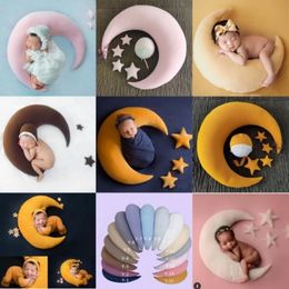 Plush Wall Stuff Baby Posing Pillow born Pography Props Cute Hat Colorful Beans Moon Stars Po Shooting Set For Infant Gifts 230701