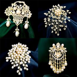 Pins Brooches Luxury Jewellery Natural Freshwater Pearl Flower Basket Brooches Shiny AAA Cubic Zircon Flower Brooch Pin for Women Handmade Gift 230630