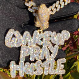 Anhänger-Halsketten, Blasen-Buchstabe, zweifarbig, Wake Up Pray Hustle Iced Out-Halskette für Männer, Krappenfassung, glitzernder echter Kupfer-Hip-Hop-Schmuck 230621