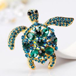 Brooches Green Rhinestone Sea Turtle Animal Brooch Pins for Women Designer Colourful Crystal Brooches Jewellery Party Wedding Gift