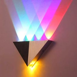 Lamps Modern Triangle 5W LED Sconce Light Fixture Hallway Up Down Wall Lamp Home Theatre Studio Restaurant Hotel Decor LightingHKD230701