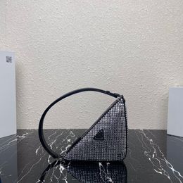 2023 new women's shoulder bag high-end quality crossbody bag Flash diamond triangle bag strap can adjust the length of the shiny appearance is too beautiful