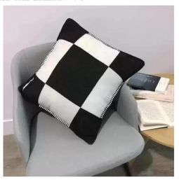 Top Luxury Cushion/Decorative Pillow Nordic Style Model Room Lunch Break Sofa Cushions Car Waist Back Cushion Wool Knitted Pillowcase Autumn 45*45