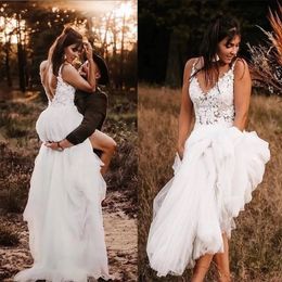 Sommer-Landhochzeitskleid, A-Linie, Sweep-Zug, Applikationen, Spitze, Spaghettiträger, sexy, rückenfrei, Boho-Strand-Brautkleider