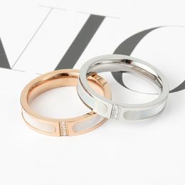 Designer Titanium Steel Sier White Shell Ring Natural Shell Men and Women Rose Gold Jewelry for Lovers Couple Rings Gift Size 5-11