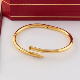 Pulseira de unhas de designer pulseira de diamantes de ouro joias para homens e mulheres pulseiras de todos os diamantes joias de aço inoxidável Pulseiras de designer de unhas de cor rápida não alérgicas