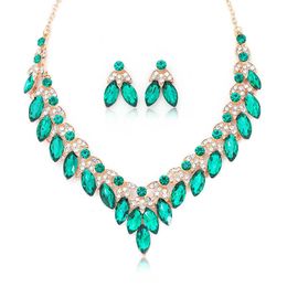 Exaggerated Necklace Earrings Set Crystal Short Collarbone Chain Women's Twopiece Fashion Accessories 230628