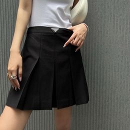 Prado Topquality Skirts Designer 24SS P Early Autumn Dark Department Womens Group Style Daily Versatile Age Reducing College Low Waist Belt Ultra Short Pleated Mini