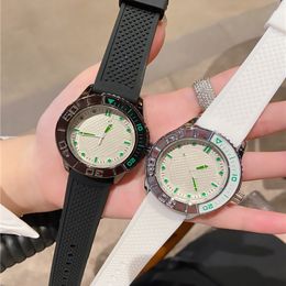 Fashion Full Brand Wrist Watch Men Women Ladies Style Luxury With Logo Silicone Band Quartz Clock G141