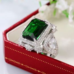 Huitan Noble Green Cubic Zirconia Women Rings Newly Modern Design Luxury Rings Wedding Anniversary Party Ladies Jewelry Gifts