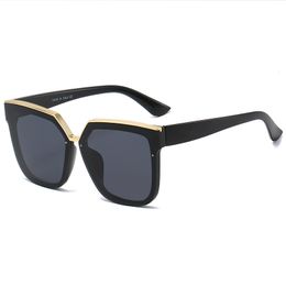 Designer sunglasses fashion Sunscreen Luxury sunglasses for men women Beach shading UV protection glasses trendy gift with box very nice sun glasses