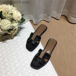 Slippers Hot Classic Flat Heel Summer Lazy Designer Fashion Cartoon Big Head Flops Leather Lady Slides Women Shoes Hotel Bath Ladies Sexy Sandals Large