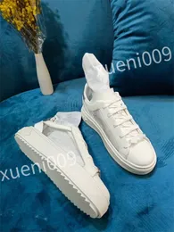 2023 Top Hot Luxurys Designer Casual Shoes Women Sneakers Rubber Genuine Leather Sneaker Multicolor Lace-up Skate Shoes Fashion Running Shoe dc220508