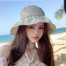 French Luxury Pearl Chain Bucket Hats Women Show Face Small 2023 Spring and Summer Travel Sunshade Satin Big Brim Sun Hat