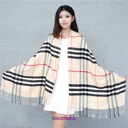 Designer Luxury Bur Home scarves for sale Shawl 2023 Autumn Winter New Babag Tassel Warm and Thickened British Plaid Imitation Cashmere Scarf Dual Use