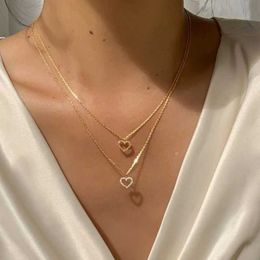 Pendant Necklaces Double Layer Fashion Kpop Heart Pearl Choker Necklace for Women Clavicle Chain Elegant Charm Wedding Jewellery Gift 230613