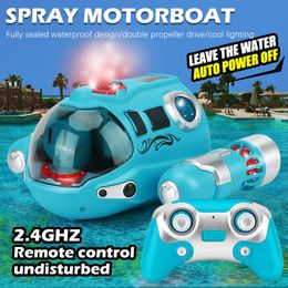 Model Set 2 4GHz Rc Boat Toys Remote Control Waterproof Spray Swimming Pool Bathing RC Steamboat For Boys And Girls Children s Gift 230703