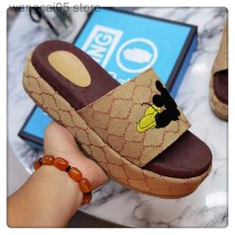 Slide Designer Women Sandals Men Slippers Flip Flops Luxury Flat Thick Bottom Embroidery Printed Jelly Rubber Leather Dress High Heel Hot classic retro T230703