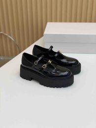 Thick soled Mary Jane Slip-on shoe with retro design and novel style